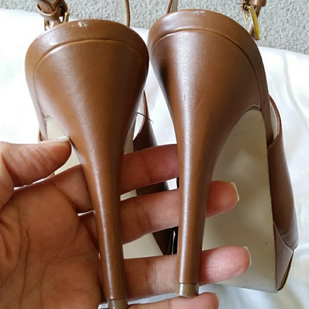 Guess Heels - Picture 4 of 8